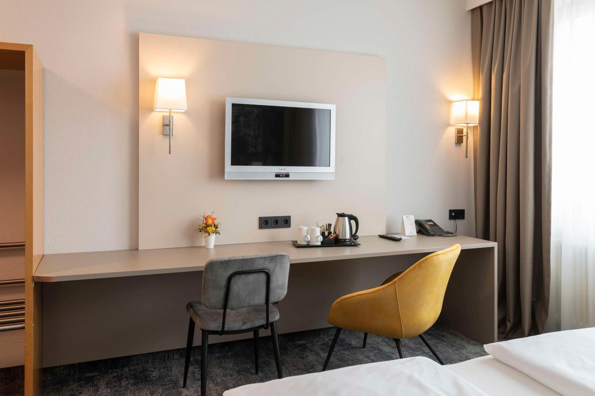 Best Western Hotel Am Europaplatz Koenigsbrunn Exterior photo